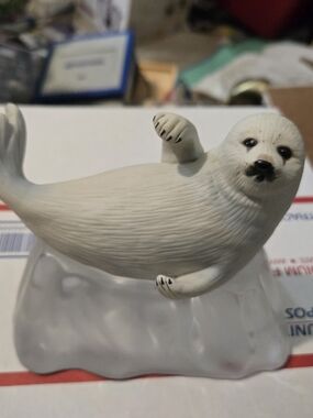 Franklin Mint Snow Pup Dated 1987